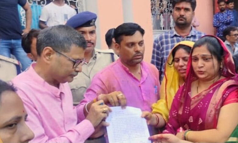 18 पार्षदों ने सामूहिक इस्तीफा