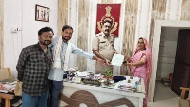 गांव में जुआ सट्टा बंद करो