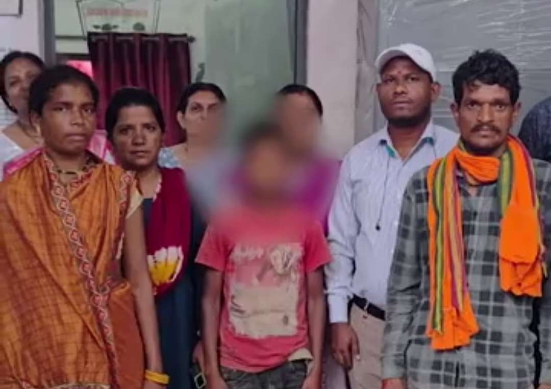 8 साल का मासूम बेटा