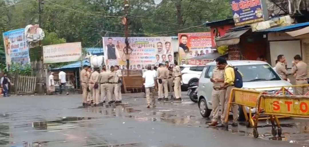 रेलवे स्टेशन मंदिर विस्थापन