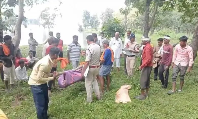 तालाब में डूबने से बच्चे और युवक की मौत