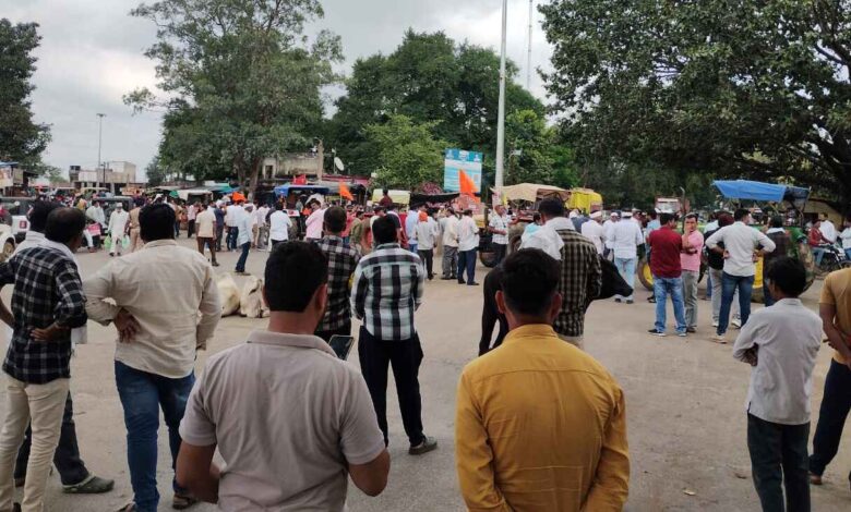 राष्ट्रवादी किसान आर्मी ने करेली में निकाली ट्रैक्टर रैली, किसानों ने जताया आक्रोश