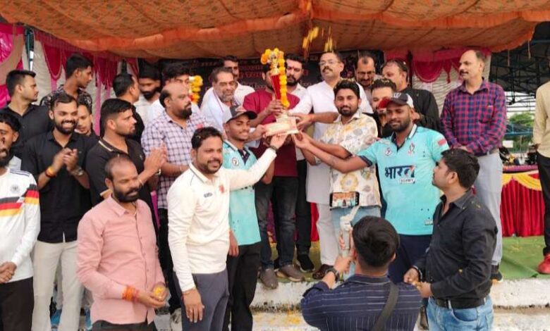 मयूर कप 2025: नर्मदापुरम में खेल और उत्सव का संगम, प्रशांत 23 स्पोर्ट्स बनी विजेता टीम