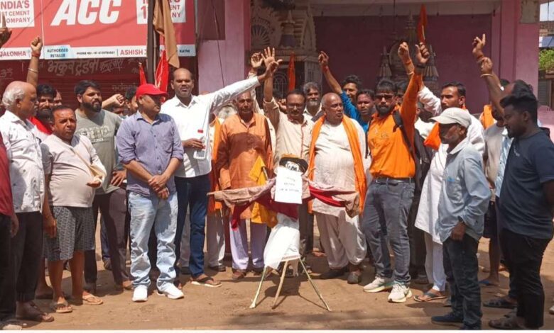 प्रभु श्रीराम का पुतला जलाने वालों पर एनएसए की मांग, कटनी में विरोध प्रदर्शन कर जलाया मुख्यमंत्री एमके स्टालिन का पुतला