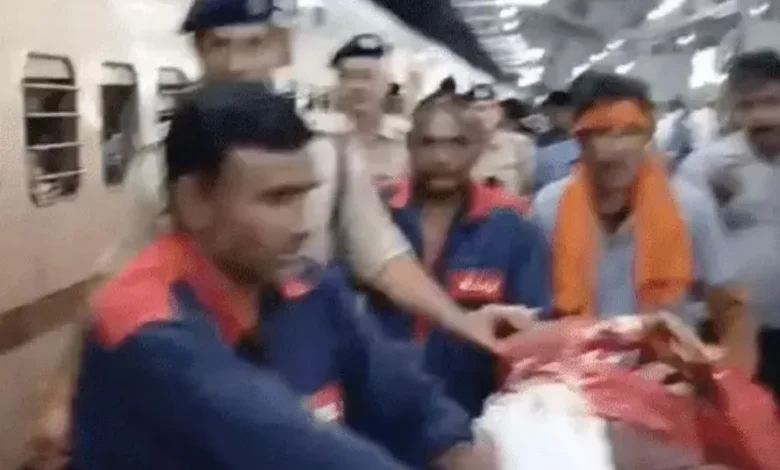 टीचर की जबलपुर Janta express live