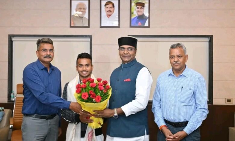 नर्मदापुरम में खेल राजनीति के दलदल में धँसा — मैदान उजड़े, खिलाड़ी तरसे, अफसर मौन