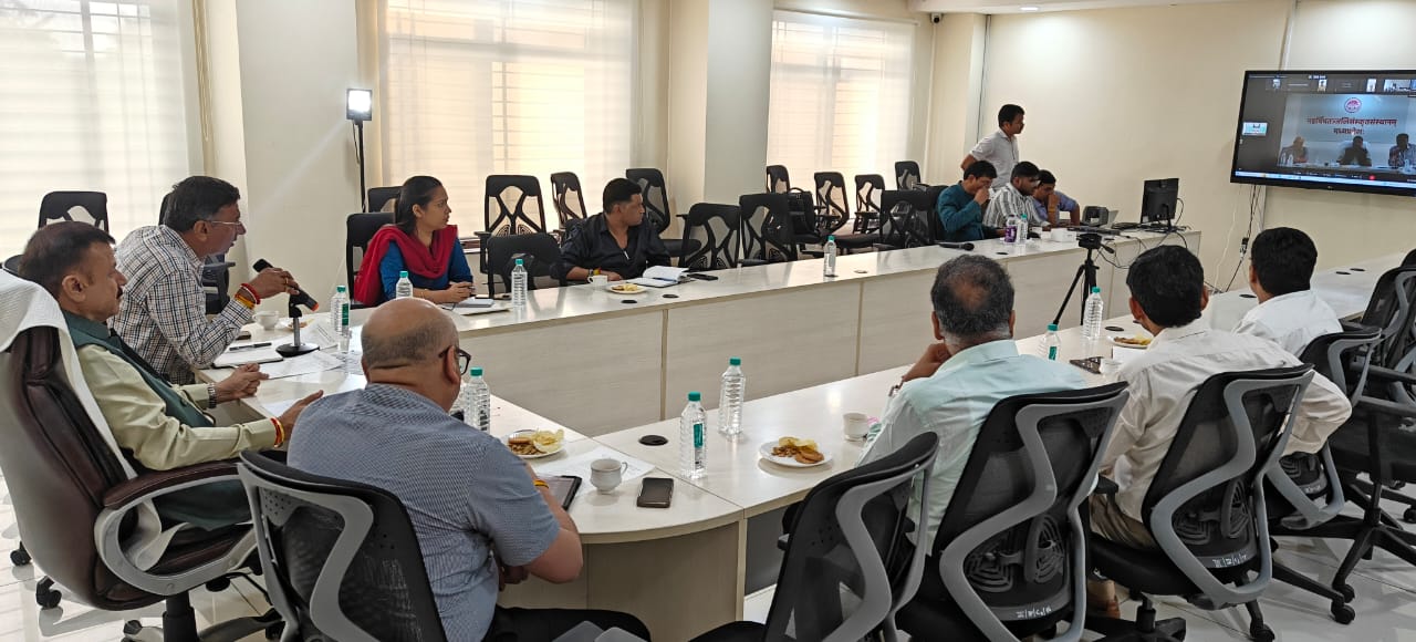 दीपावली पर बसों में मनमानी नहीं चलेगी — परिवहन मंत्री राव उदय प्रताप सिंह ने अधिकारियों को दिए सख्त निर्देश
Janta express live