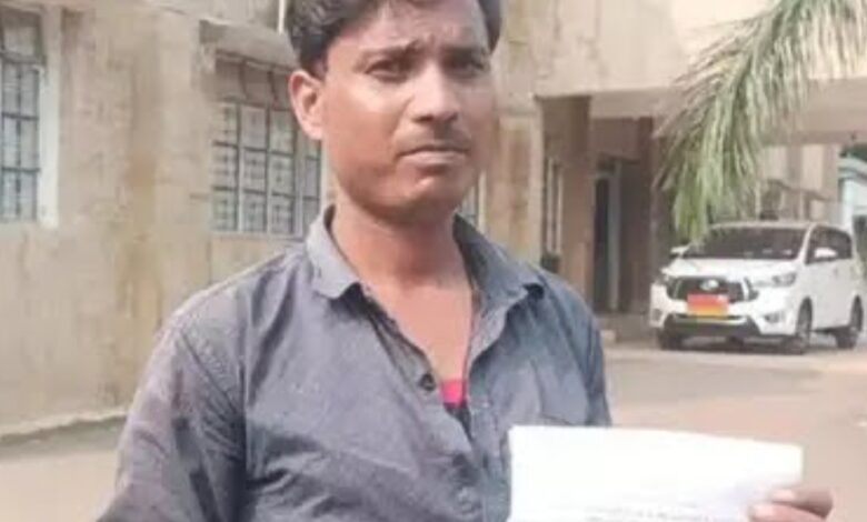 लात-घूंसों से पिटाई Janta express live