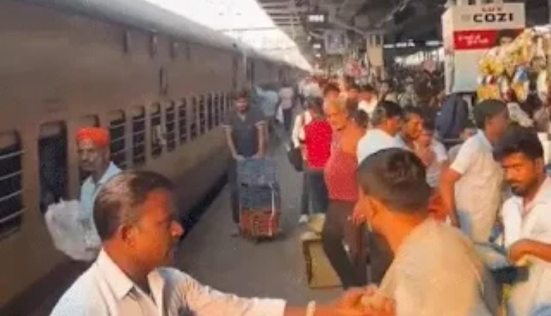 जबलपुर रेलवे स्टेशन जबलपुर रेलवे स्टेशन
Janta express news