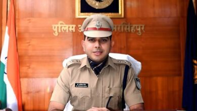 पुलिसकर्मी निलंबित