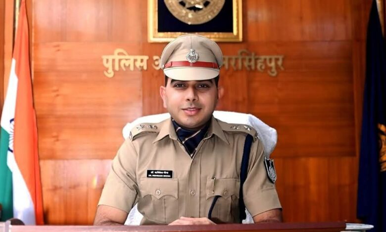 पुलिसकर्मी निलंबित