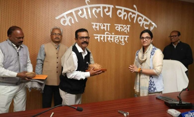 नरसिंहपुर कलेक्टर रजनी सिंह