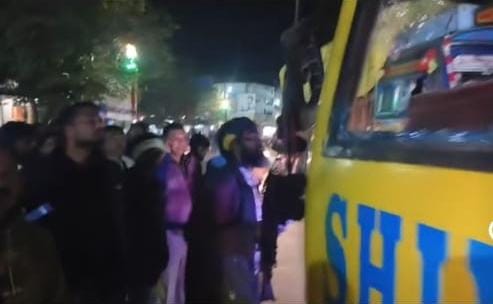 नशे में बस