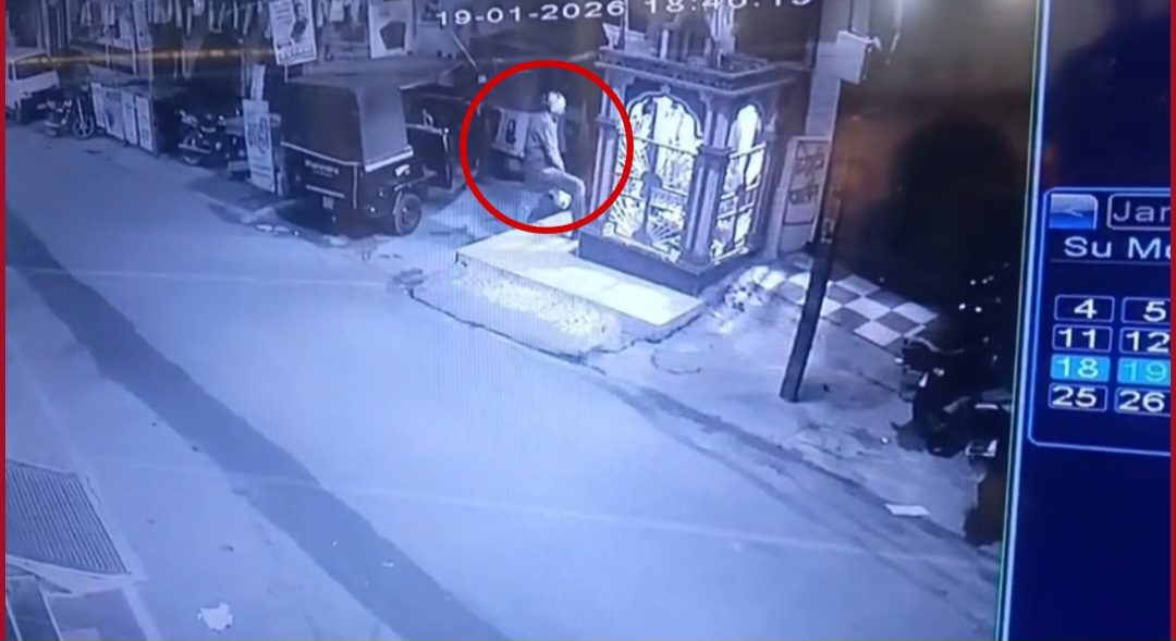 शिव मंदिर दान पेटी चोरी गाडरवारा