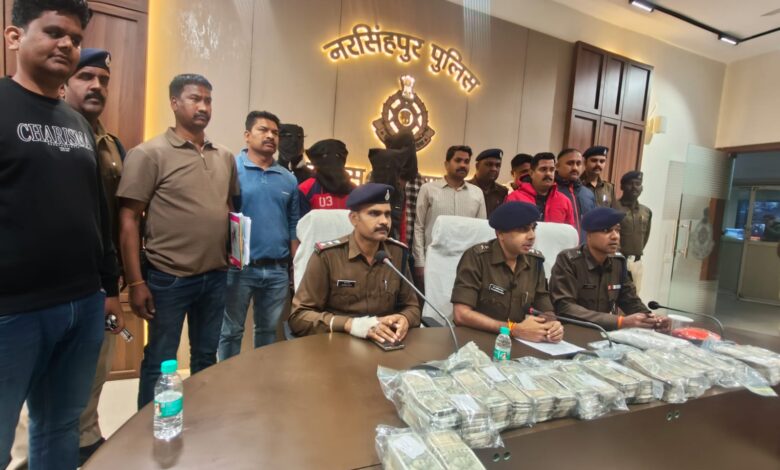 नरसिंहपुर 75 लाख की लूट